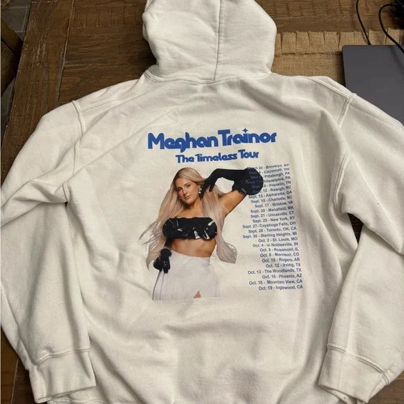 Megan Trainor Concert Hoodie - Picture 5 of 6